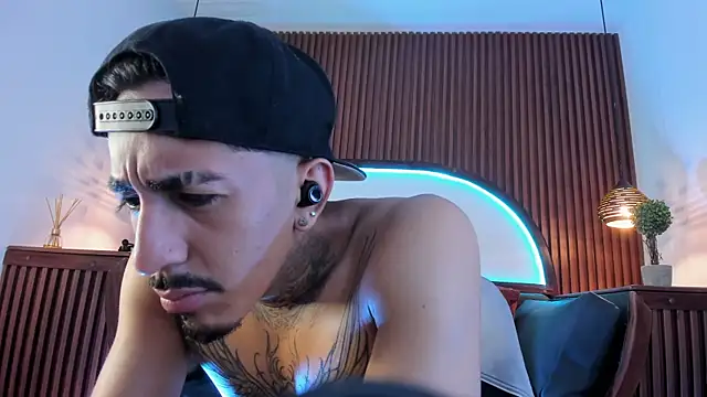 Donovan_Desmond Show Webcam