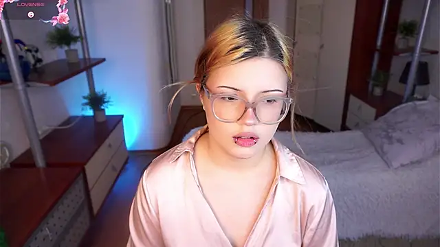 VerniceEngelking's Live XXX Chat