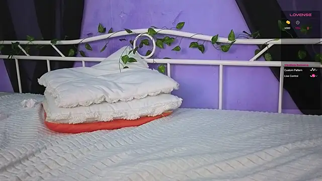 Scarlettsrorm's Live XXX Chat