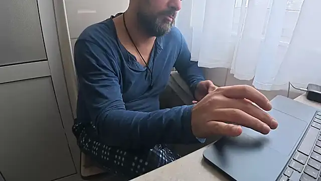 TARKAN1 Live XXX Chat