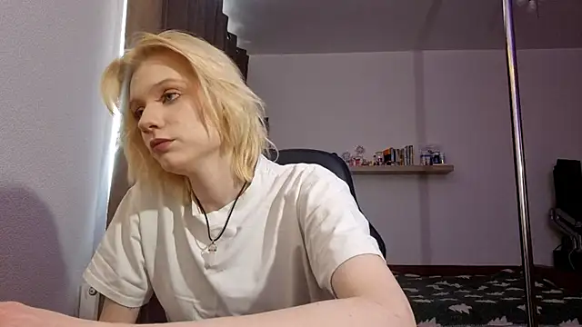 AuraNevera's Live XXX Chat