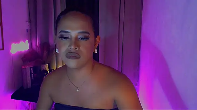 Lorainnelustts webkamerás műsora