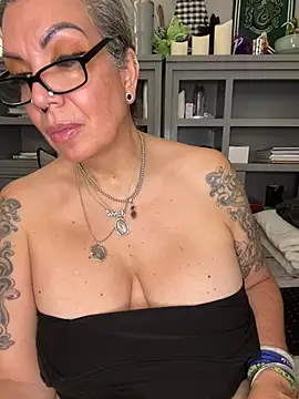 dieseldame1313's Live XXX Chat