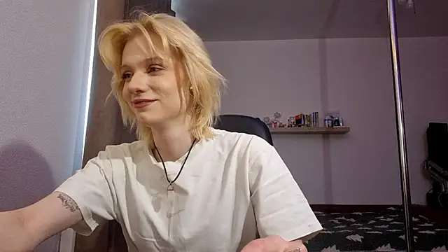 AuraNevera's Live XXX Chat