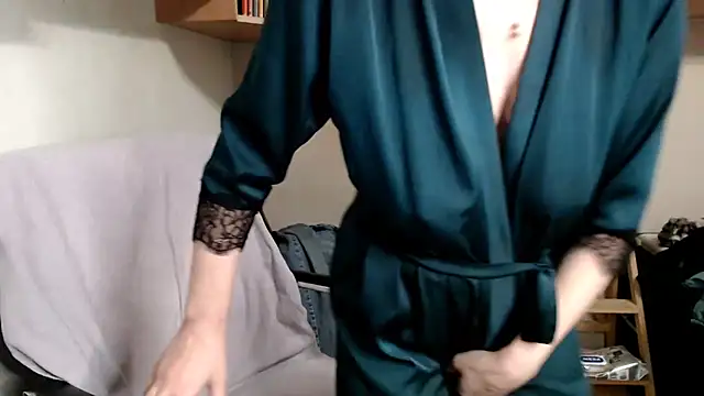 Show modela katemodel na web-kameri