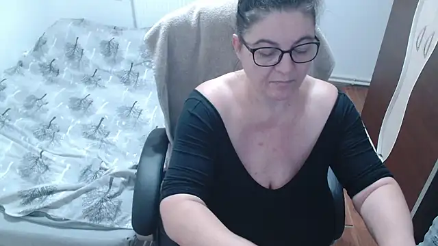 XXX chat uživo modela mayabbw50tits
