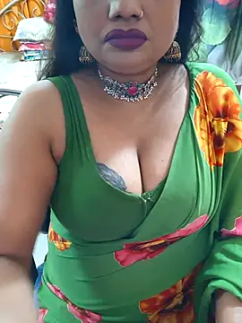 XXX chat uživo modela YR-SHIVANI