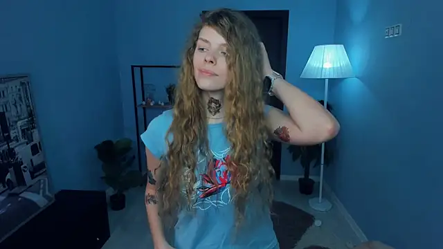 RayaNenlia's Live XXX Chat