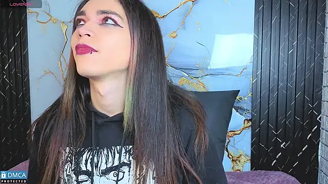 MaeveKuro Show Webcam