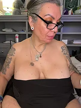 dieseldame1313's Live XXX Chat