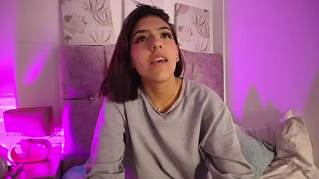 Dulce_Bella_'s Live XXX Chat