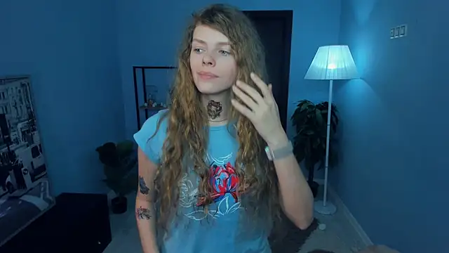 RayaNenlia's Live XXX Chat