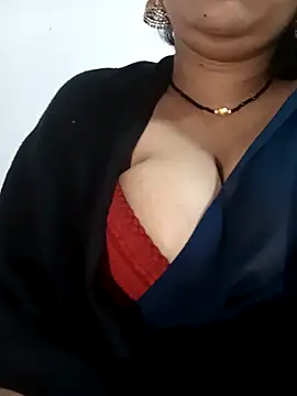 Show modela Nyra-23 na web-kameri