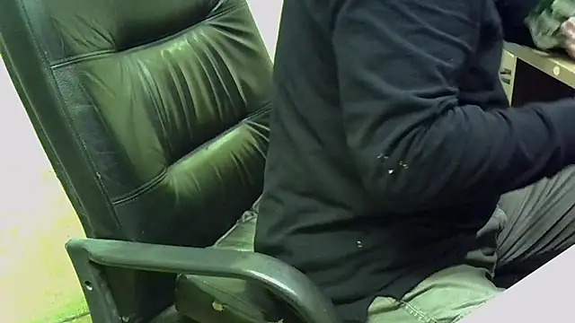 nikdov3 Adlı Modelin Canlı XXX Sohbeti