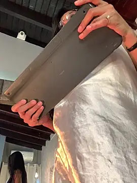 BrigitteVons' Live XXX Chat