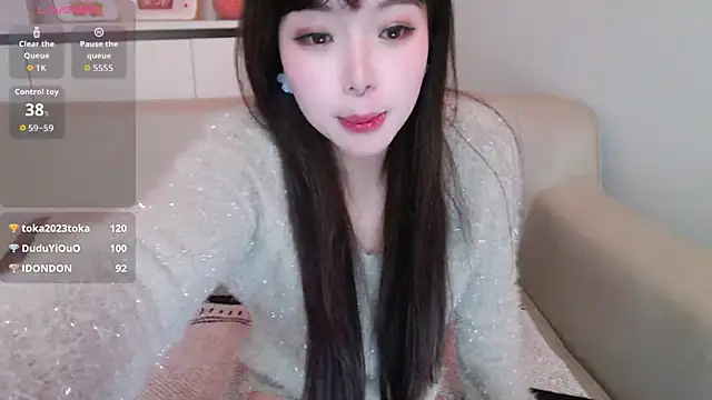 -M00nlIght-l0li-'s Live XXX Chat