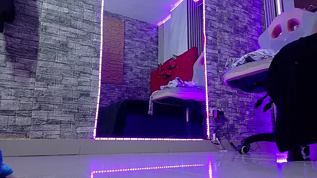 mia_hernnandez's Live XXX Chat