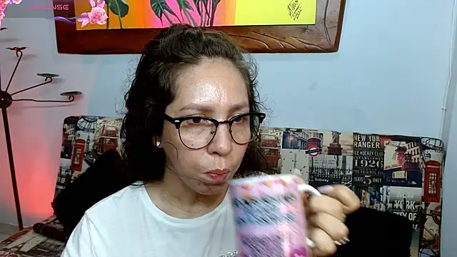 naihroby's Live XXX Chat