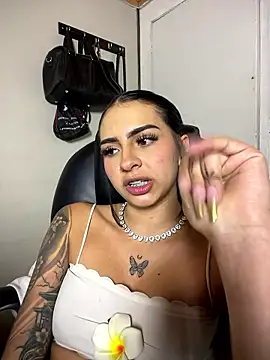 Hilary_pinkk: απευθείας συνομιλία ΧΧΧ