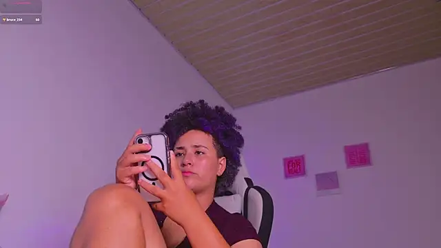 BrunetteAdams001: απευθείας συνομιλία ΧΧΧ