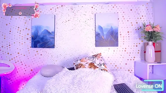 Emily_Vaughan লাইভ XXX চ্যাট