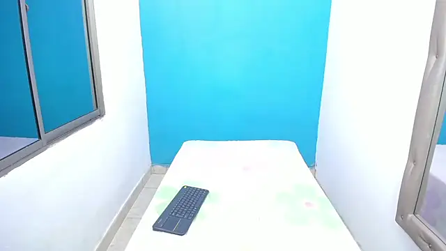 nicol_grey élő XXX-chatje