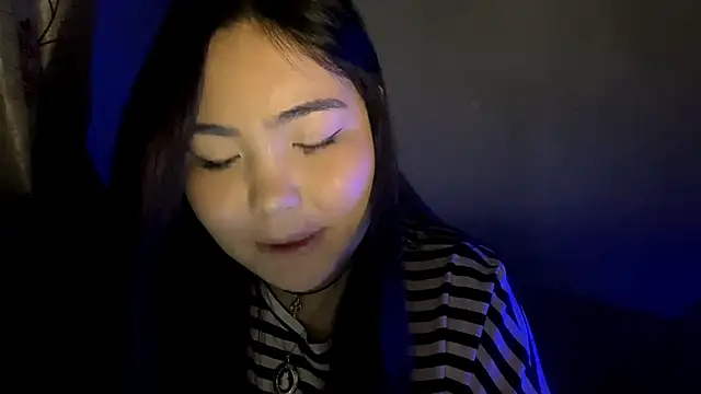 Chat XXX en directo de MollyAsian