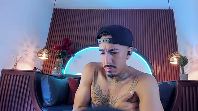 Donovan_Desmond's Live XXX Chat