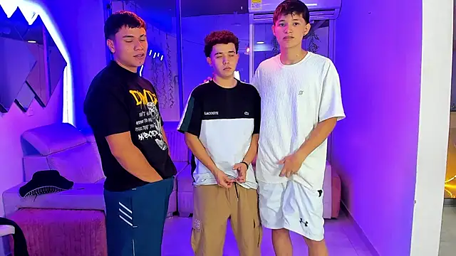 Houseofwarrios Chat XXX live