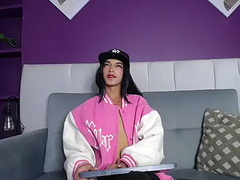 MEGHAN-QUEEN's Live XXX Chat