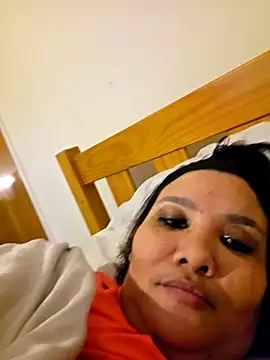 Curvy-Nthabi_X Show in webcam