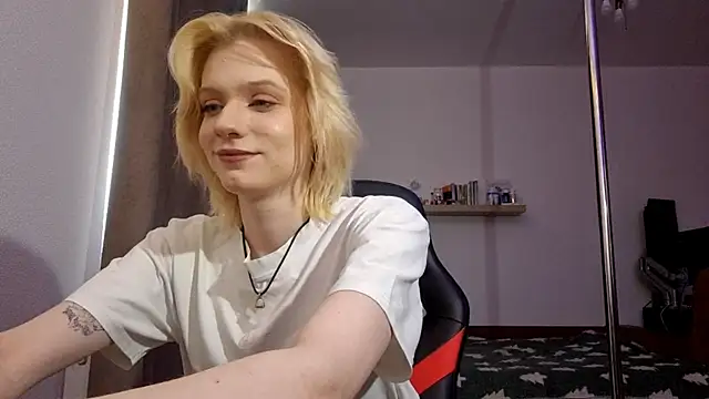 AuraNevera élő XXX-chatje