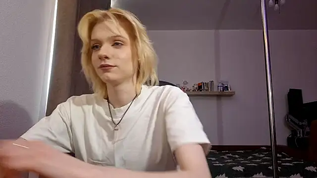 AuraNevera's Live XXX Chat