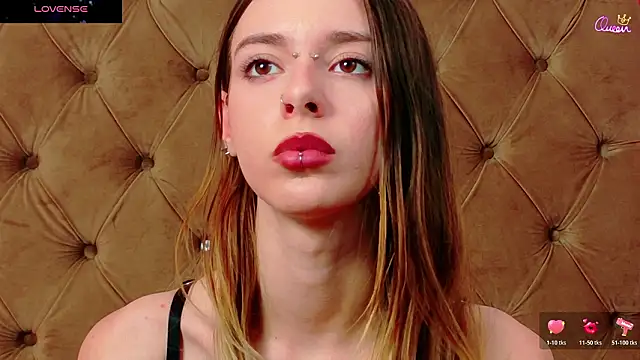 CoraVex's Live XXX Chat