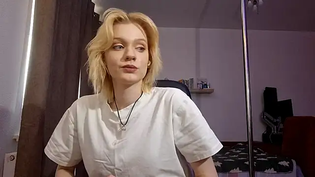 AuraNevera's Live XXX Chat