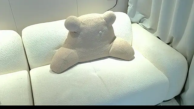 Uizzzqvq3's Live XXX Chat