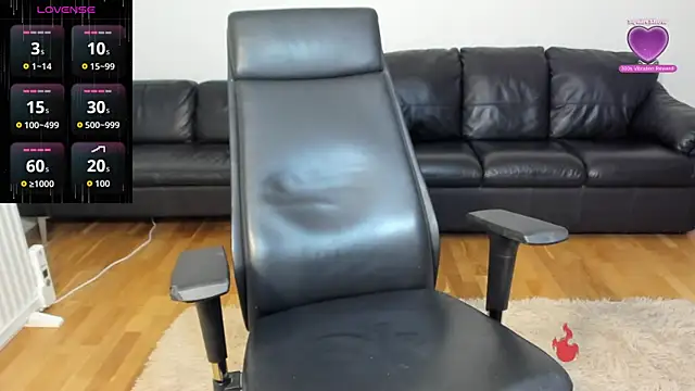 دردشة HornyNalia الجنسية المباشرة