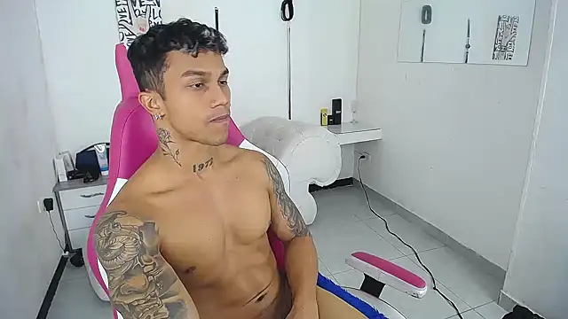 Leonard_Price's Live XXX Chat