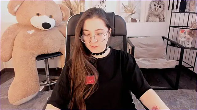 VirtuallVoyant's Live XXX Chat