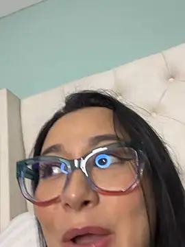 sharon_leone26 Adlı Modelin Canlı XXX Sohbeti