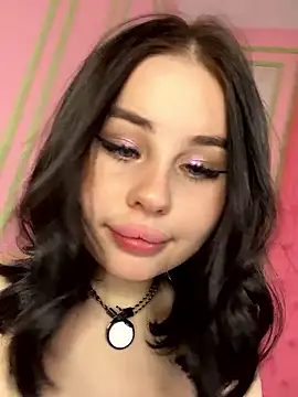 AliceLune Adlı Modelin Canlı XXX Sohbeti