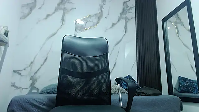 Enzo_Turner: απευθείας συνομιλία ΧΧΧ