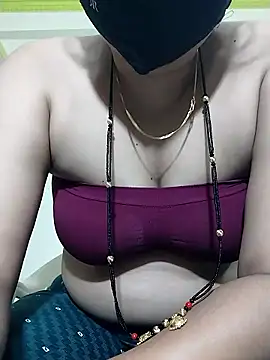 Priyanka_30's Webcam Show