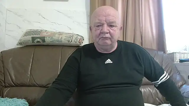 fullballs6's Live XXX Chat