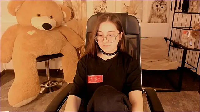 VirtuallVoyant's Live XXX Chat