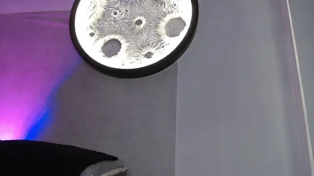 venus-03's Live XXX Chat