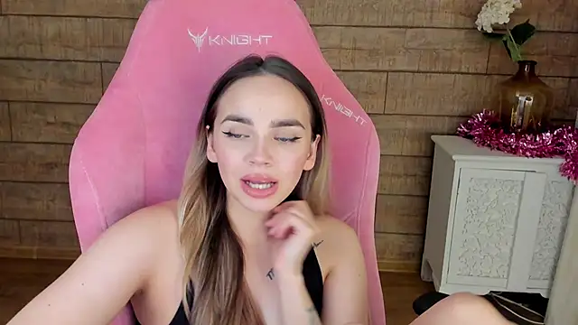 AnitaVenture Adlı Modelin Canlı XXX Sohbeti