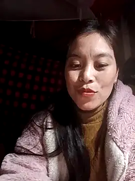 Alice-567 Adlı Modelin Canlı XXX Sohbeti