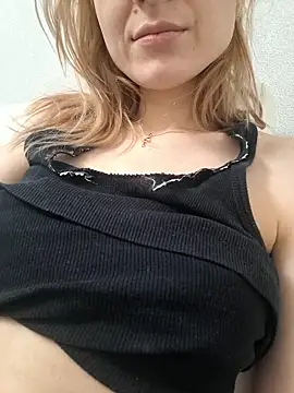 JuliBant666 Adlı Modelin Canlı XXX Sohbeti