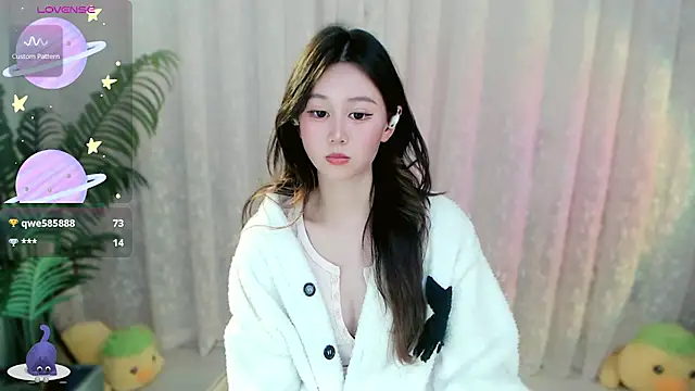 Aimee-520 Adlı Modelin Canlı XXX Sohbeti